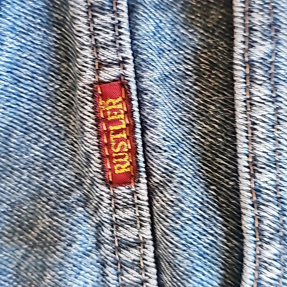 Shorts - Picture 3 of 4